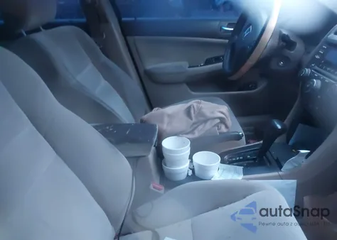 2005 Honda Accord 3.0 Lx z USA, uszkodzony, nr VIN 1HGCM66315A031024